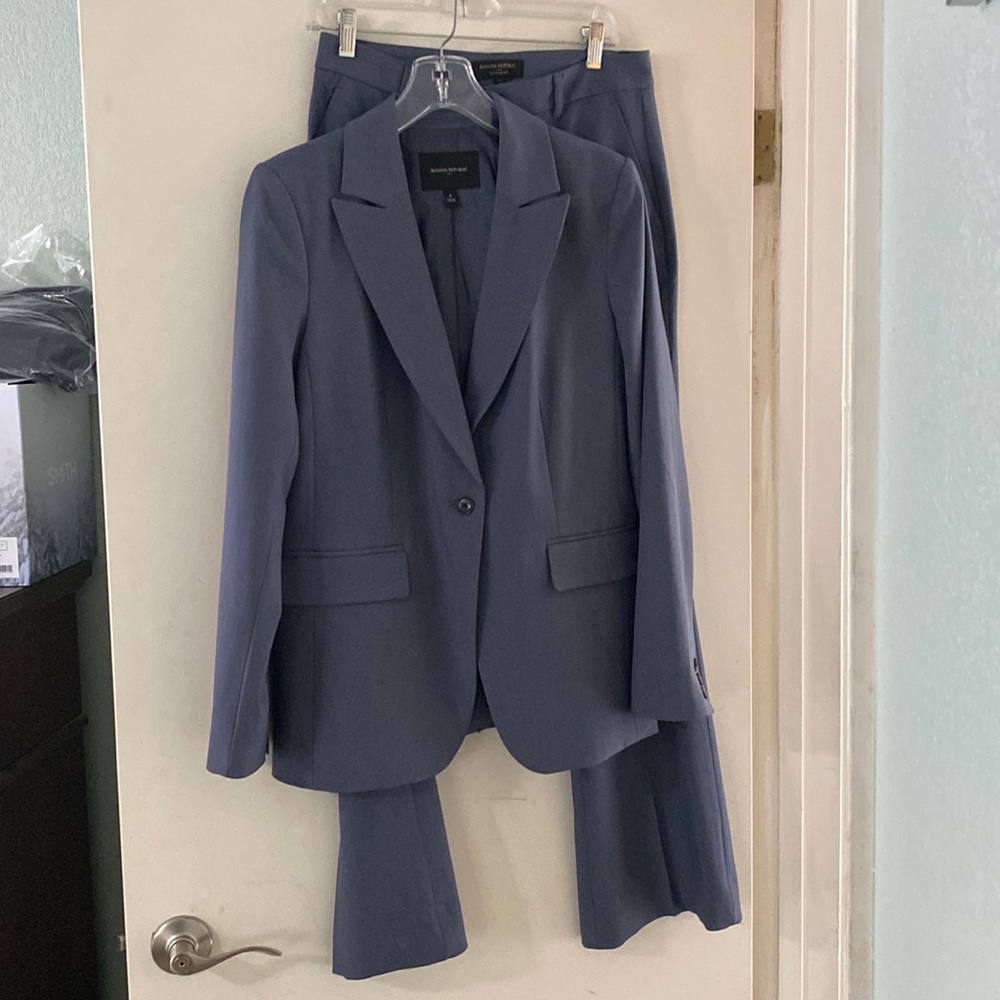 Banana Republic suit worn 1 time